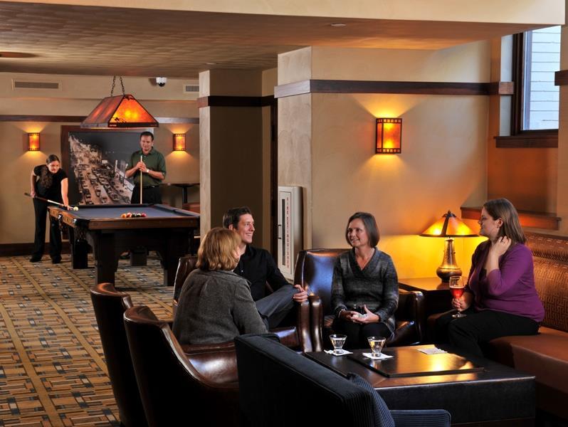 The Historic Park Inn Hotel Mason City Restaurant photo