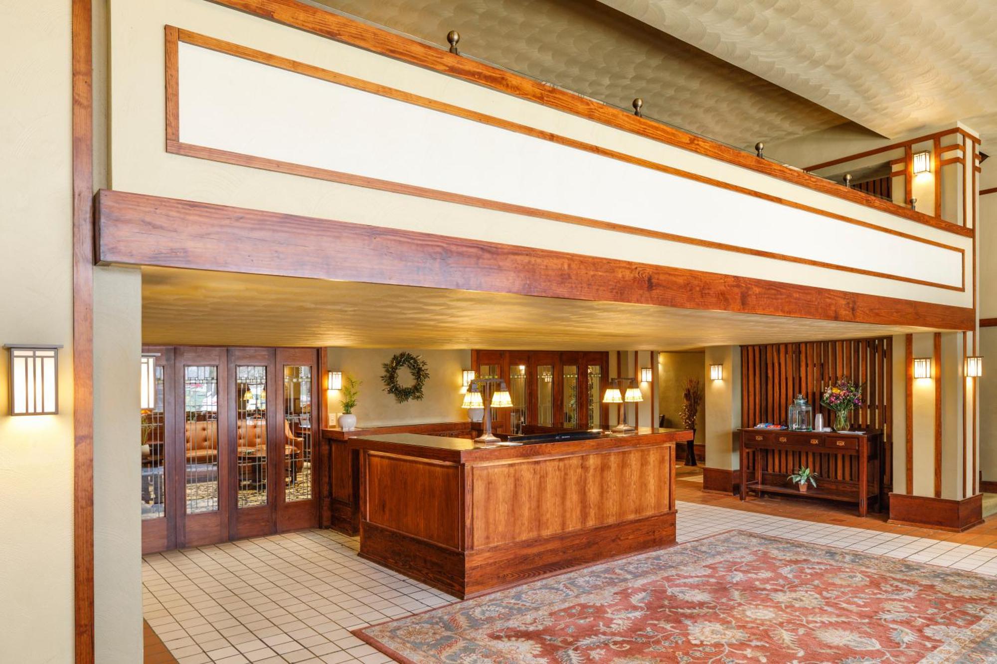 The Historic Park Inn Hotel Mason City Exterior photo