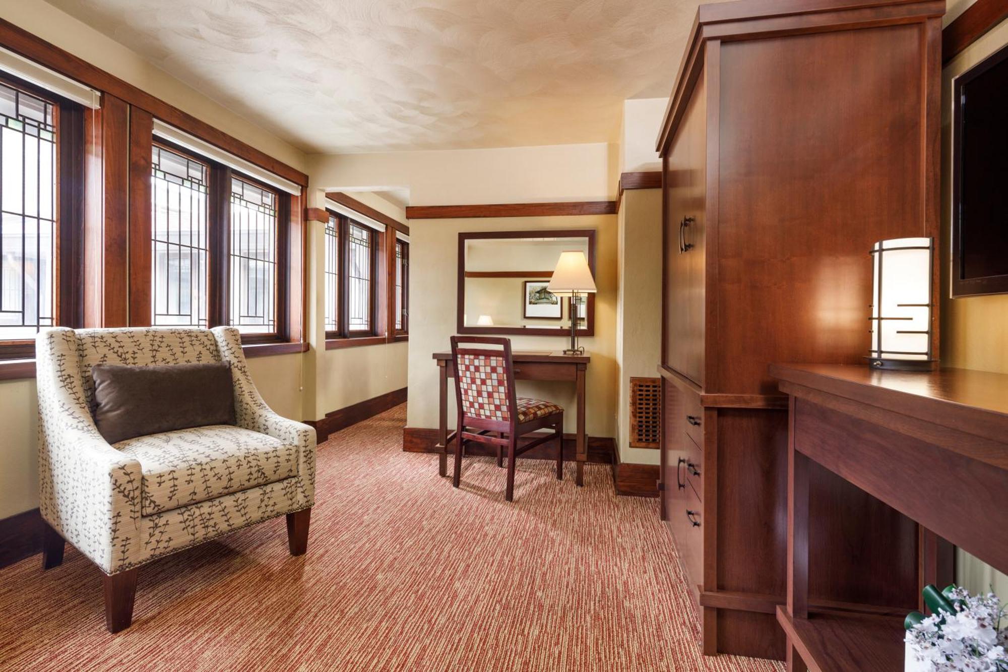 The Historic Park Inn Hotel Mason City Exterior photo
