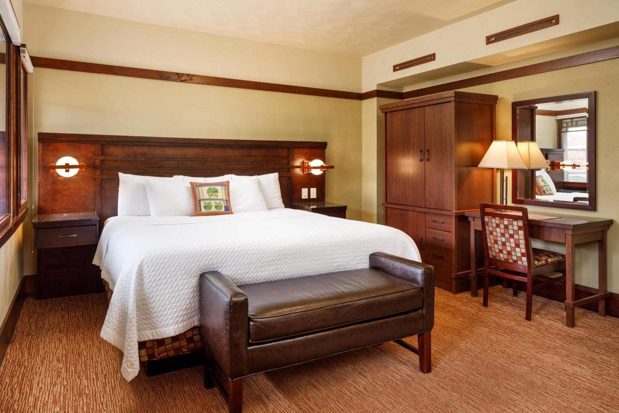 The Historic Park Inn Hotel Mason City Exterior photo